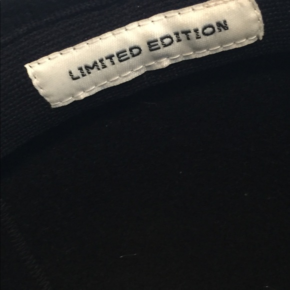 VTG John Callanan black wool hat w/brown faux fur & animal print button trim - Picture 8 of 10